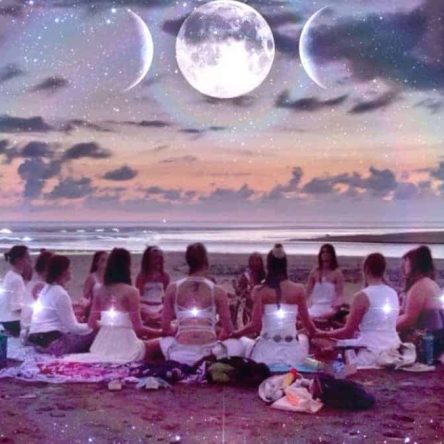 Harness the Moon’s energies with this Magic of Moonology Course!